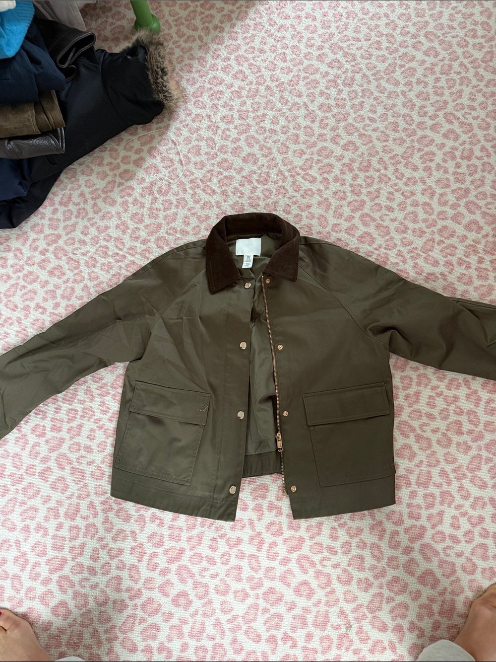 H&M cropped Green Jacket with Brown Corduroy Collar
